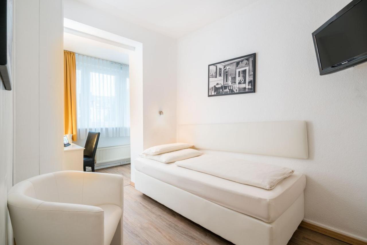 Stadt-Gut-Hotel Rheinischer Hof Есен Екстериор снимка