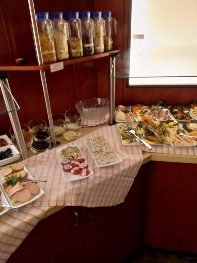 Stadt-Gut-Hotel Rheinischer Hof Есен Екстериор снимка
