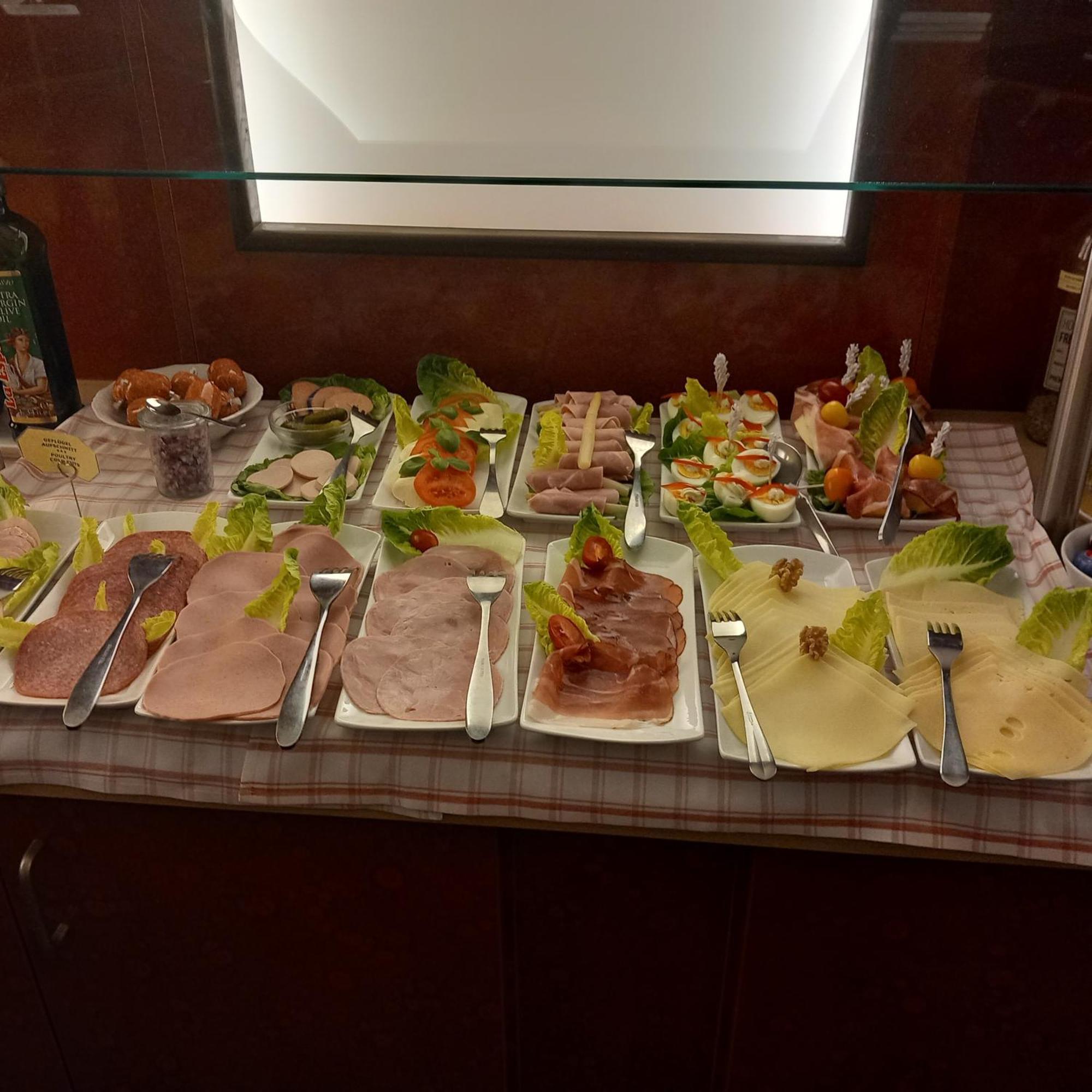 Stadt-Gut-Hotel Rheinischer Hof Есен Екстериор снимка