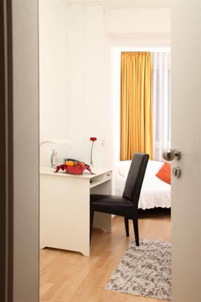 Stadt-Gut-Hotel Rheinischer Hof Есен Екстериор снимка